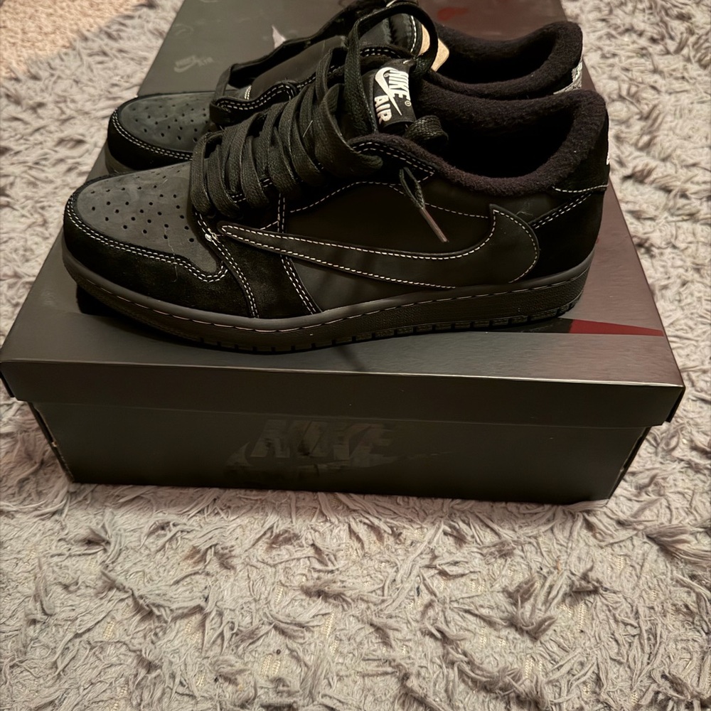 Nike Men's Black and Gray Sneakers